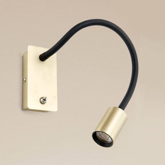 ORION LED wandlamp Kurt messing mat met flexibele arm