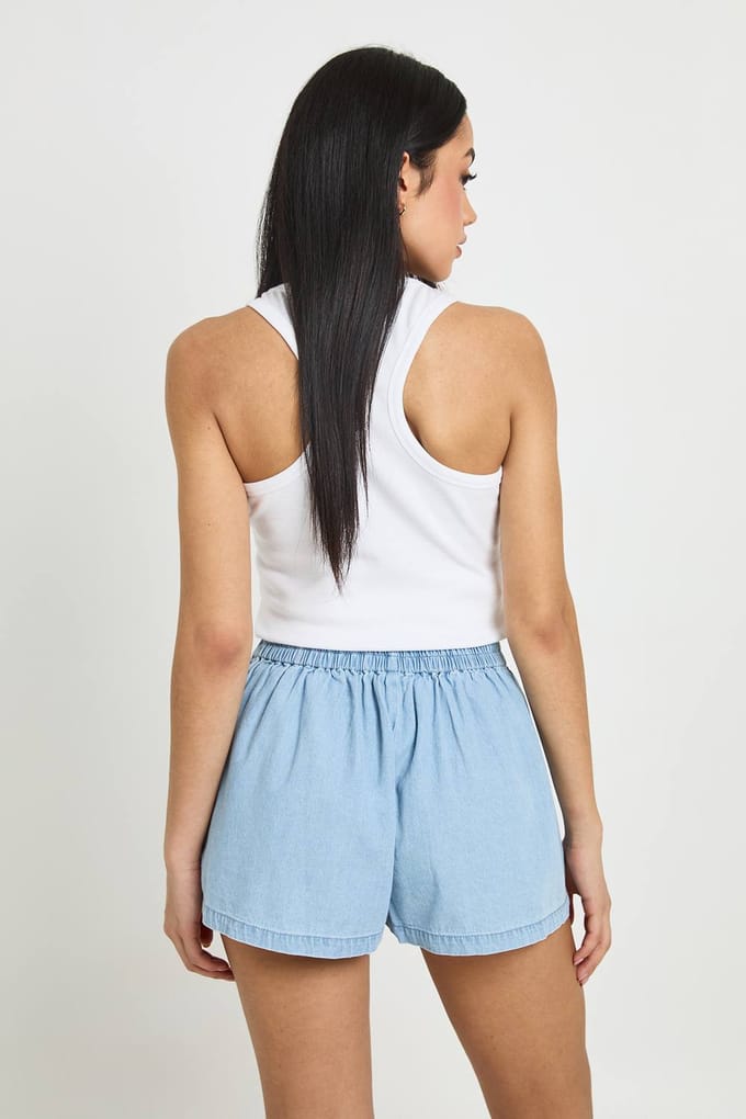 boohoo Dames Chambray Mid-rise Flippy Short Met Speelse Zoom | Licht Gebleekt | Maat: 34
