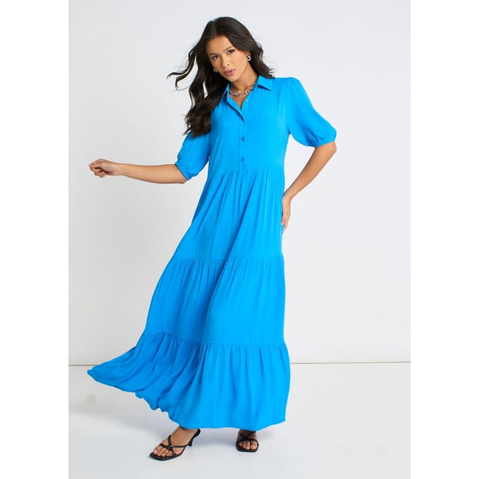 Maxi-jurk met blauwe knoopjes en skater-pasvorm