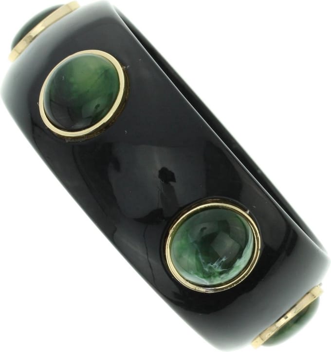 Behave - Zwarte bangle met groene details - statement stijl - 21,5 cm