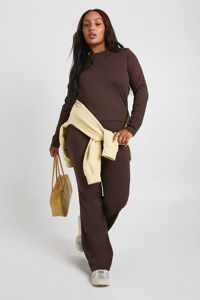 boohoo Dames Plus Supersoft Top met Naaddetail en Lange Mouwen | Coffee | Maat: 22