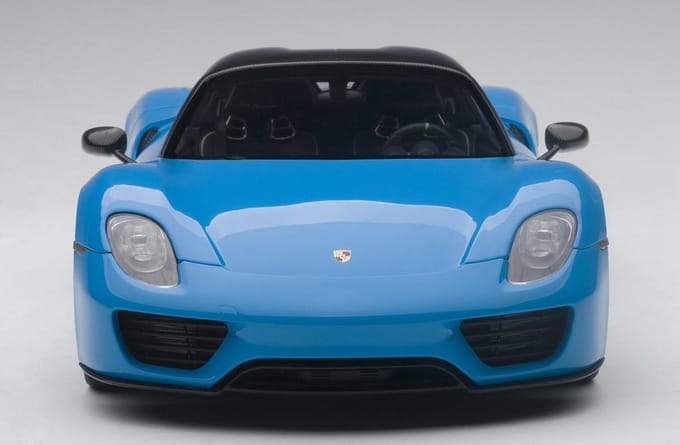 AutoArt 1/18 Porsche 918 Spyder Weissach Package - 2013 - Riviera Blue
