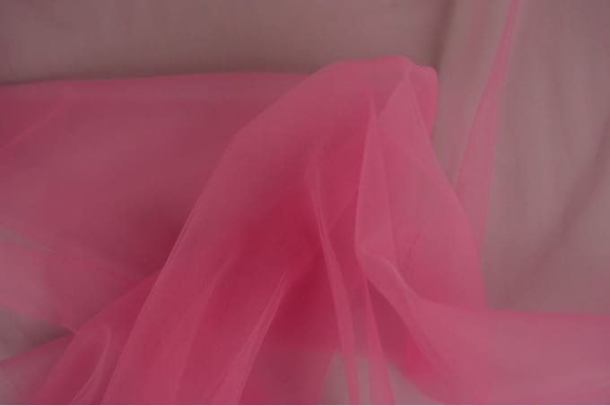 Bruidstule - Fuchsia - 1 meter - Per meter - 150cm breed