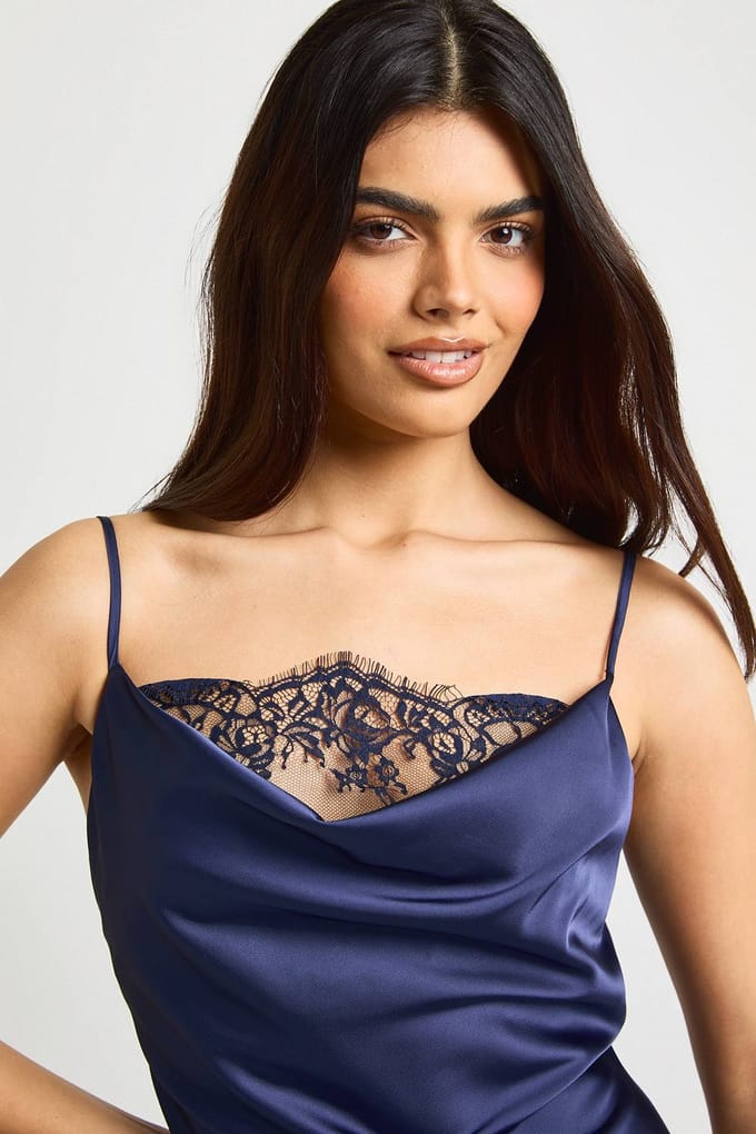 boohoo Dames Satijnkanten maxi slipjurk met cowl-hals | Midnight | Maat: 6