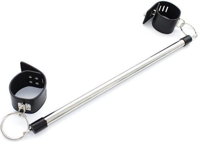 Spreader bar / spreidstang met enkelboeien van PU leer