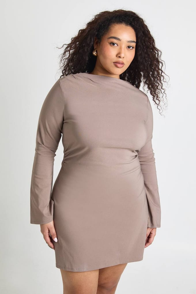boohoo Dames Plus Gerimpelde Taille Uitlopende Mouw Mini Jurk | Mokka | Maat: 46
