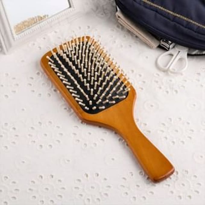 KAI - Himetsubaki Paddle Brush 1 pc