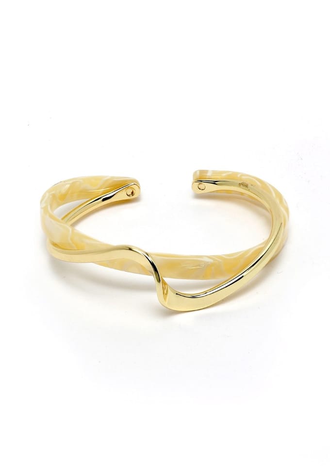 AVANT-GARDE PARIS Gold-toned bangle - open bangle 6.5cm - 1 stuk - seashell design geschikt voor casual en formele outfits