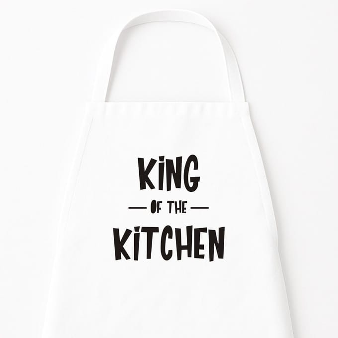 Go Mama - Keukenschort “King of the Kitchen” – Grappig kookschort – One Size – Verstelbaar – Wit – Vaderdag cadeau – Humor cadeau