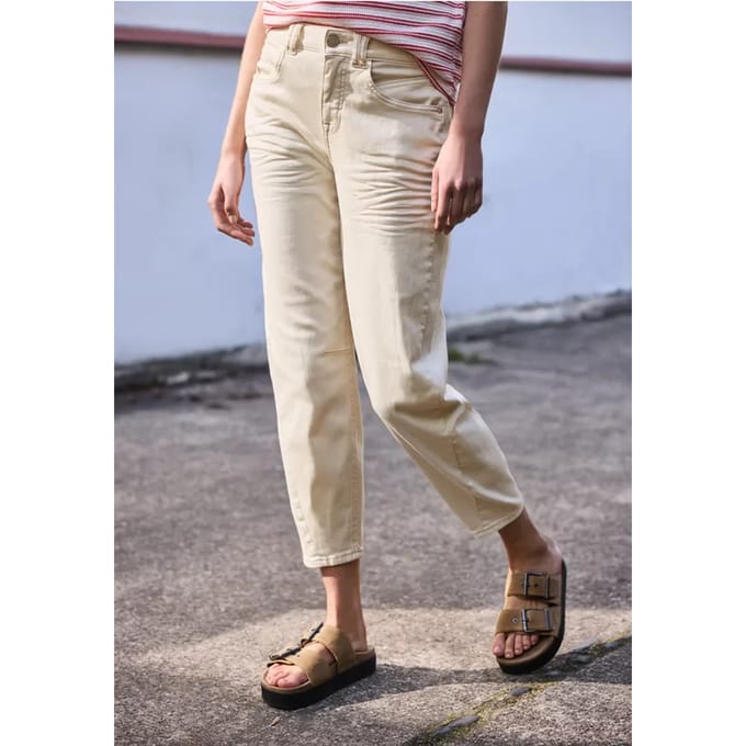 Barrel leg jeans in Loose Fit