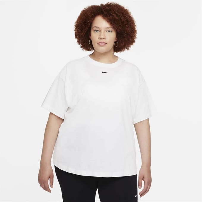 Dames Nike Essential Regular Fit Crew Neck T-shirt in Wit/Zwart