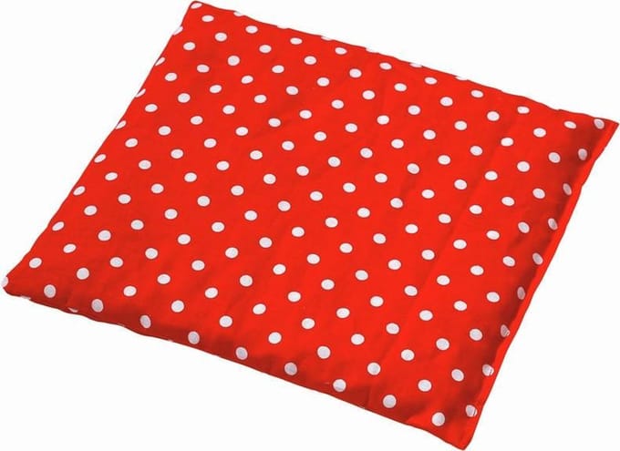 Kersenpitkussen Classico, 24 x 25 cm. Rood met Witte Bollen