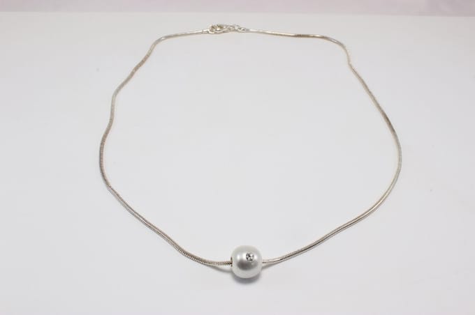 Ketting zilver koord met 1 parel met strass