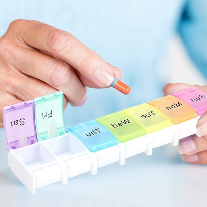 Gadgetpoint - Pillendoosje - Pillenbox - Opbergbakje - Ma-Zo - 7 dagen - Box - Multicolor