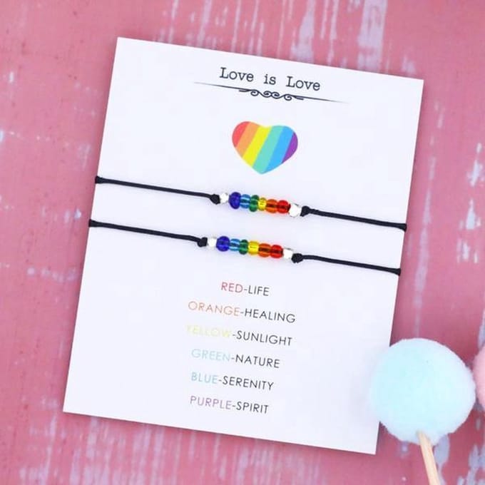 Akyol - Love is Love armband - hanger met steentjes- Multi-color