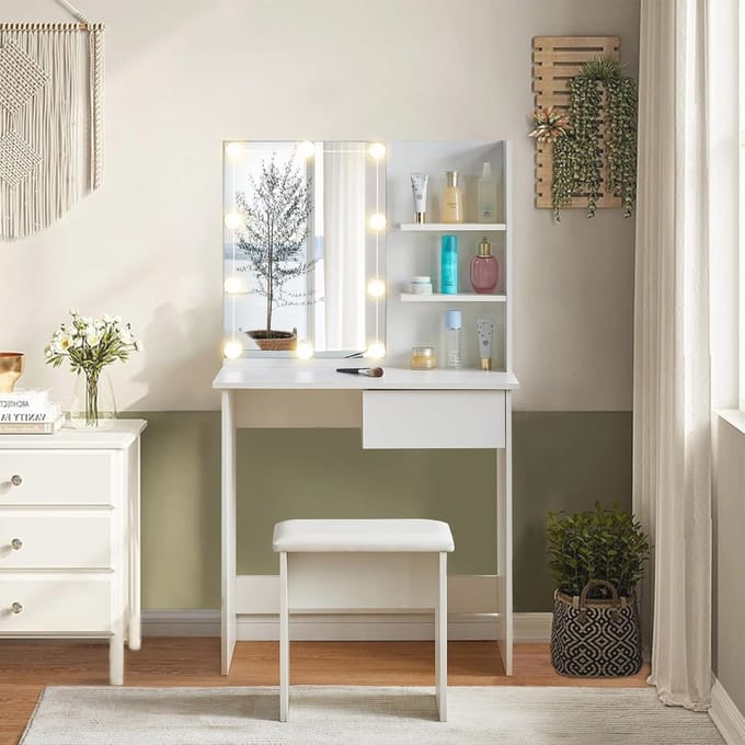 Moderne make-uptafel met spiegel en LED-verlichting, instelbare helderheid