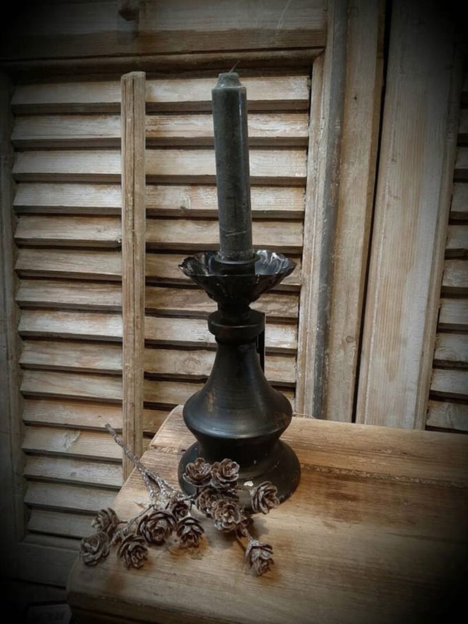 Zwart metalen kandelaar