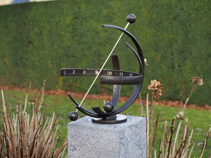 Zonnewijzer - bronzen zonnewijzer - 3 bogen - Bronzartes - 47 cm hoog