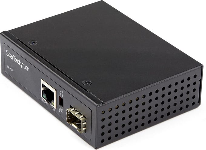 StarTech.com PoE+ Industrial Fiber Aan Ethernet Media Converter 60W