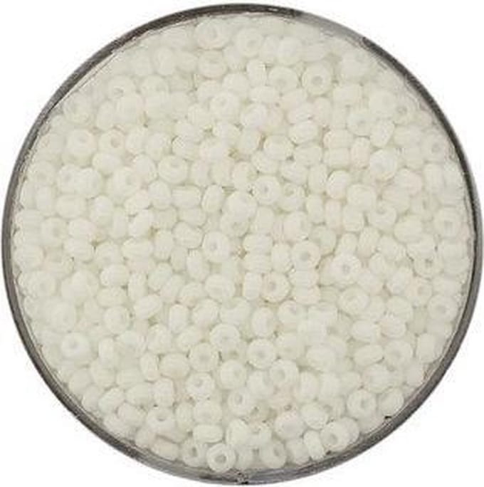 9219-4 Rocailles wit opaque 2.6mm