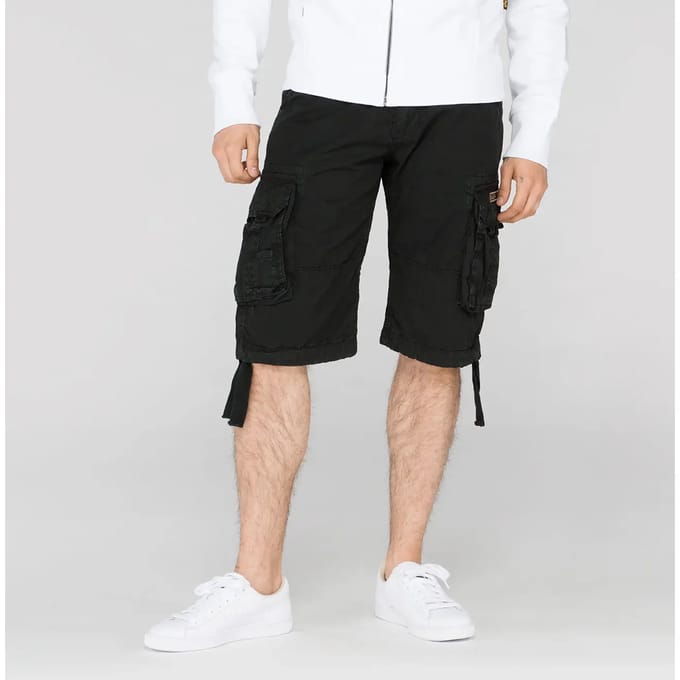 Bermuda's met klepzakken en logostitching