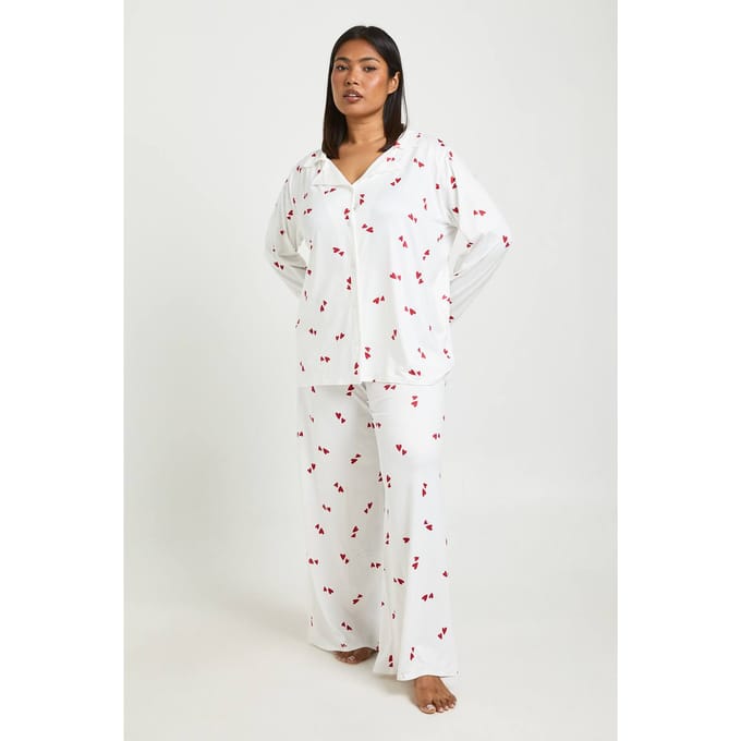 boohoo Dames Plus Valentijnsdag Hart Print Lange Mouw Shirt & Broek Pyjama Set | Wit | Maat: 48