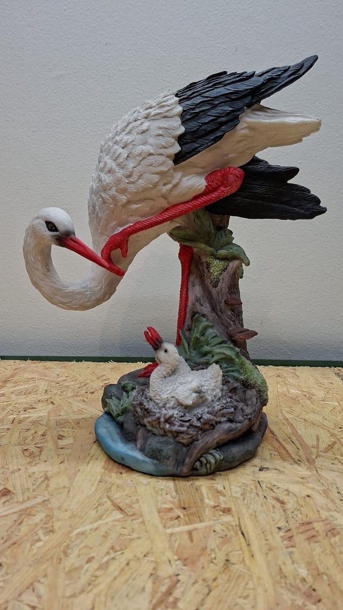 Ooievaar met jong beeld - 32cm hoog - Polystone - Cadeau - Decoratie - Woonaccessoires - Beeld