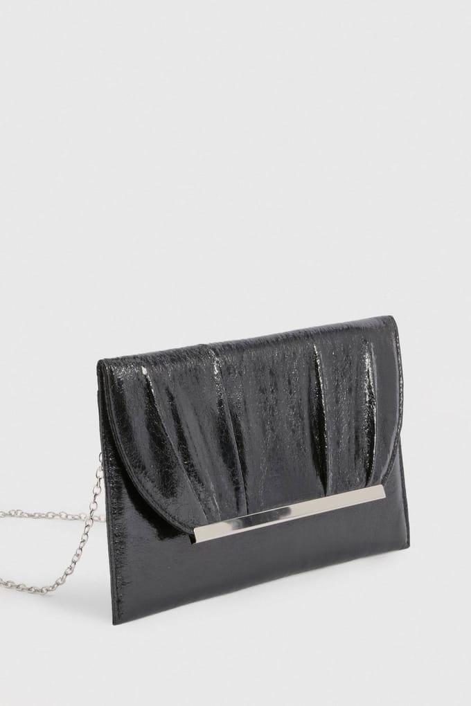 boohoo Dames Hoogglans Gekreukte Envelop Clutch Tas | Zwart