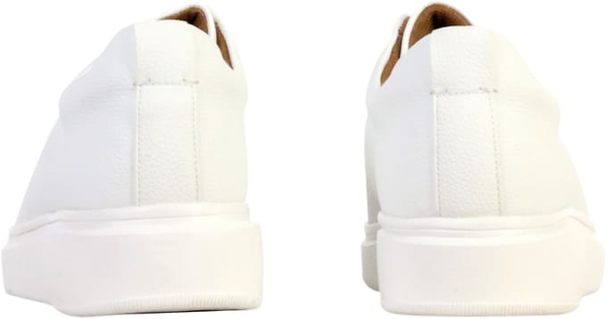Lage sneakers met veters
