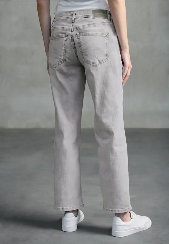 Straight Legs jeans