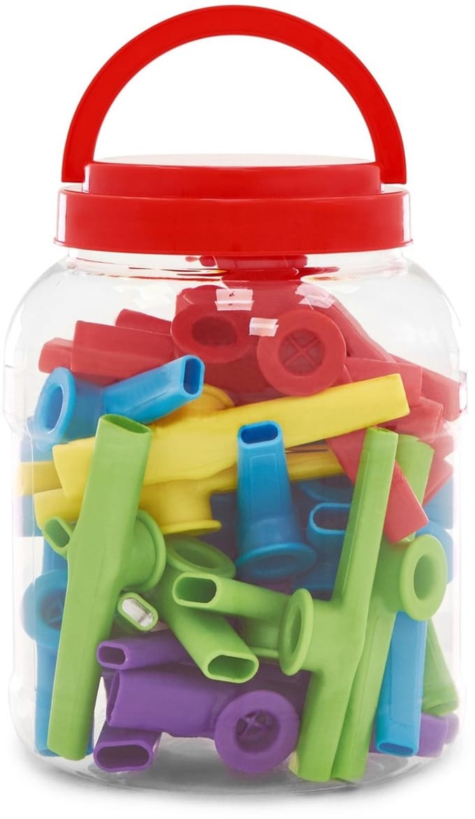 Emmer met 40 Kazoos van Gear4music