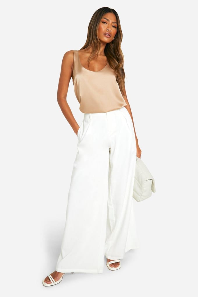 boohoo Dames Basic satijn cami met scoop-hals | Sand | Maat: 16