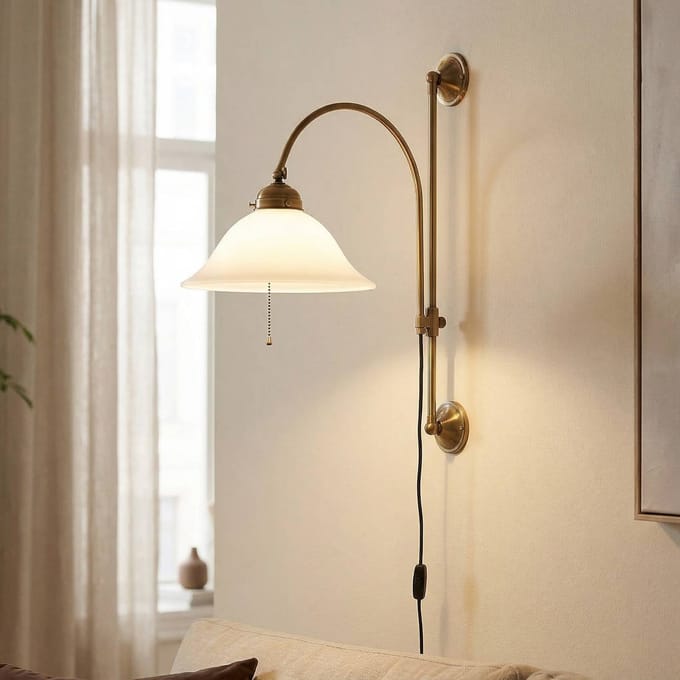 Berliner Messinglampen Rhodos - uitzwenkende messing wandlamp