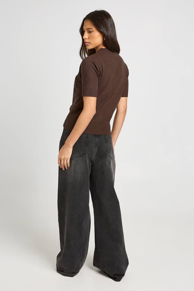 boohoo Dames Gebreid T-shirt Met Gerimpelde Zoom | Chocoladebruin | Maat: Large