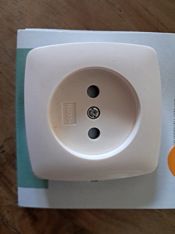 Karwei Aurora Wandcontactdoos - Inbouw - Creme - Zonder randaarde