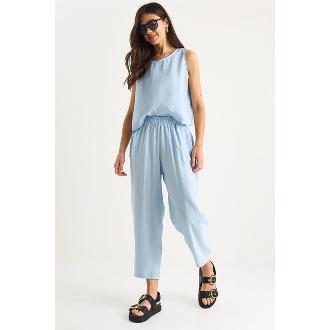 Mouwloze Crew Neck Blouse en Carrof Fıt Broekset