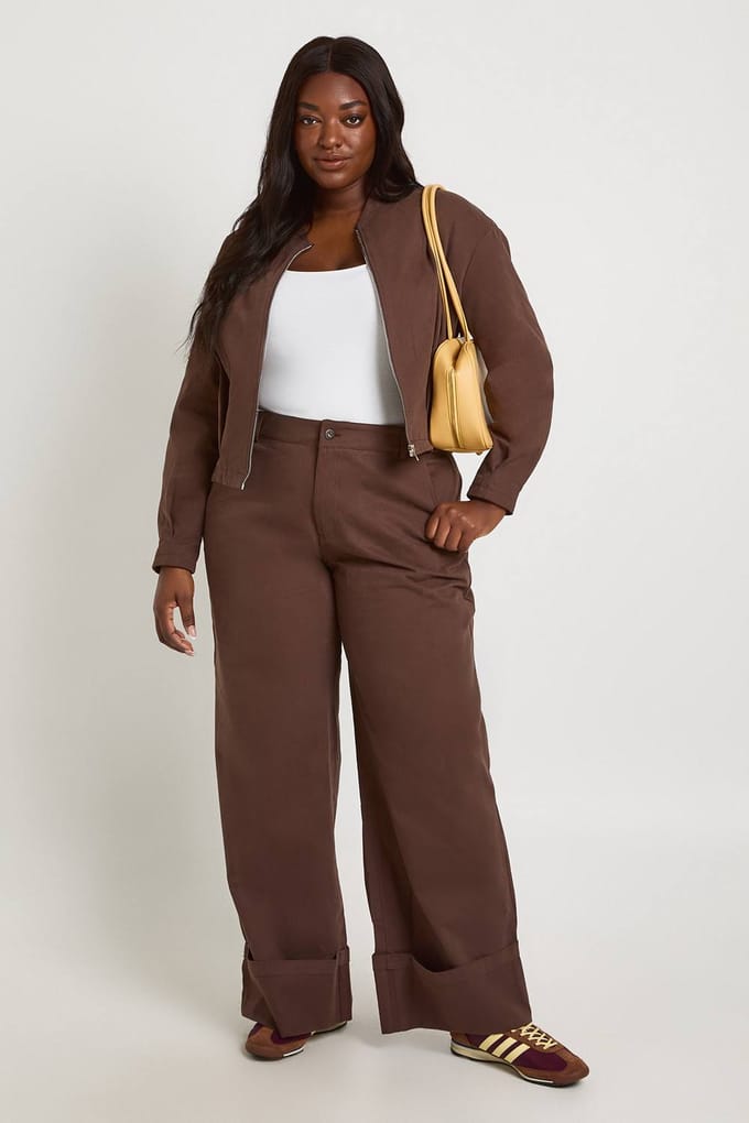 boohoo Dames Plus Twill Bomberjack | Chocoladebruin | Maat: 54