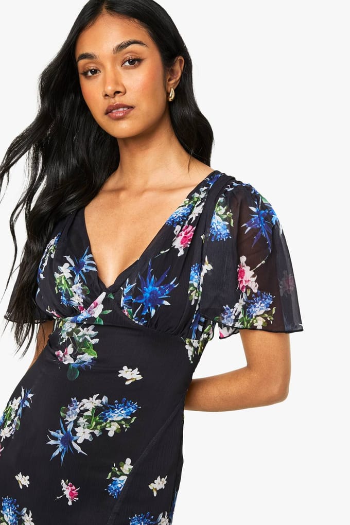 boohoo Dames Floraal Engelmouw Chiffon Diepe V-hals Maxi-jurk | Black | Maat: 8