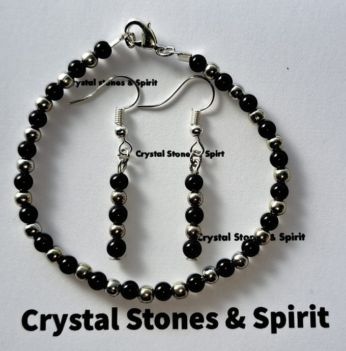 Set Onyx, Armband en oorbellen zilverkleurig 4 mm