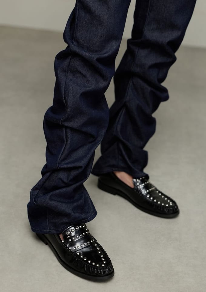 Sacha - Dames - Zwarte leren loafers met zilverkleurige studs - Maat 37