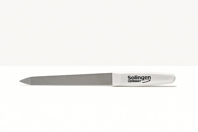 Saphir Nagelvijl met een Wit Handvat 17,5cm "Solingen"
