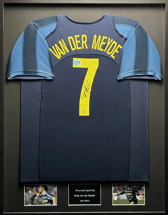 Andy van der Meyde Inter Milaan 03/04 ingelijst uit shirt