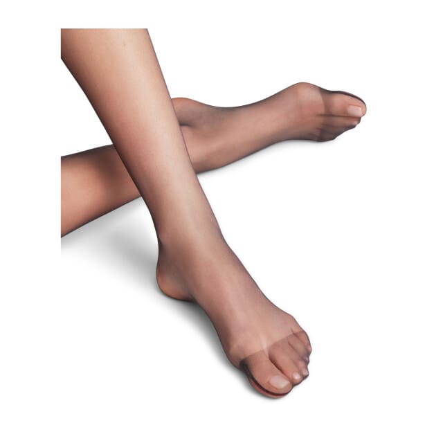 Falke Invisible Deluxe 8 Den Panty Zwart 43610/3009