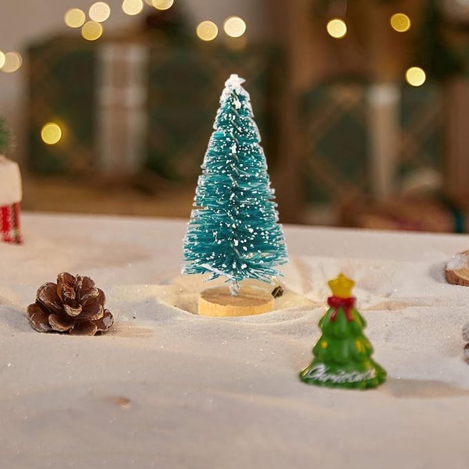 12 Stuks Kunstmatige Mini Kerstboom Ornament Kleine Den Sisal Sneeuw Nep Planten Kerstboom Tafelblad Nieuwjaar Navidad Decoratie Cadeaus