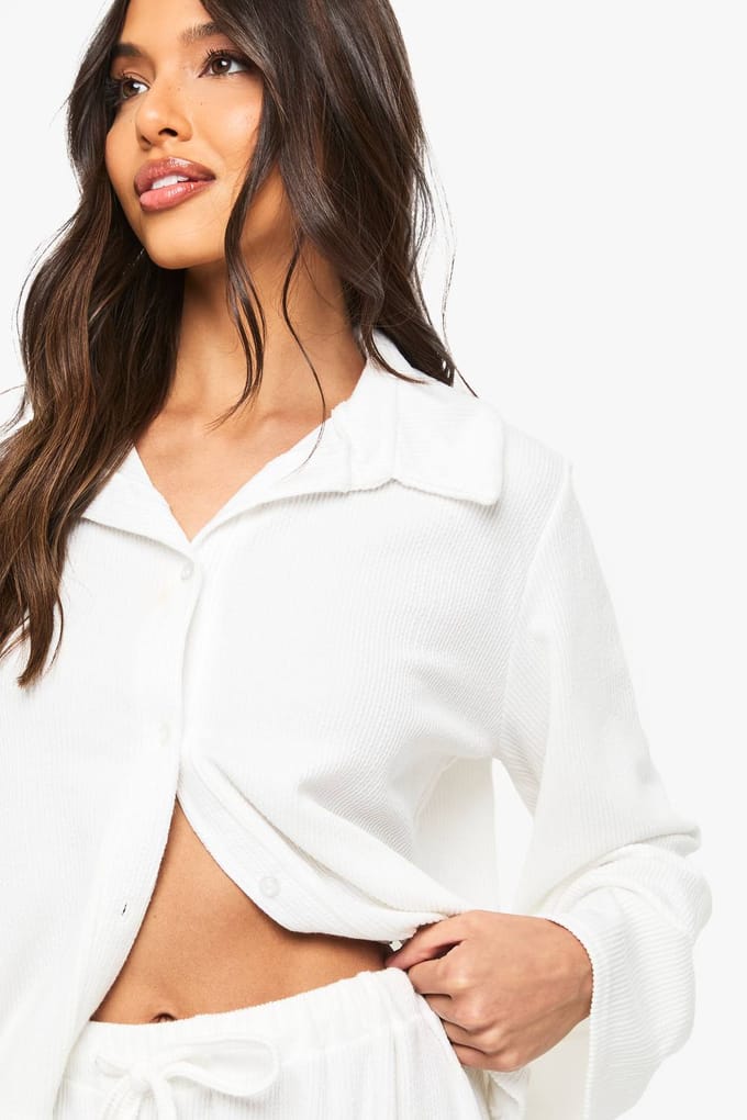 boohoo Dames Boxy shirt met gerimpelde rib en knoopdoorloop | Cream | Maat: 8