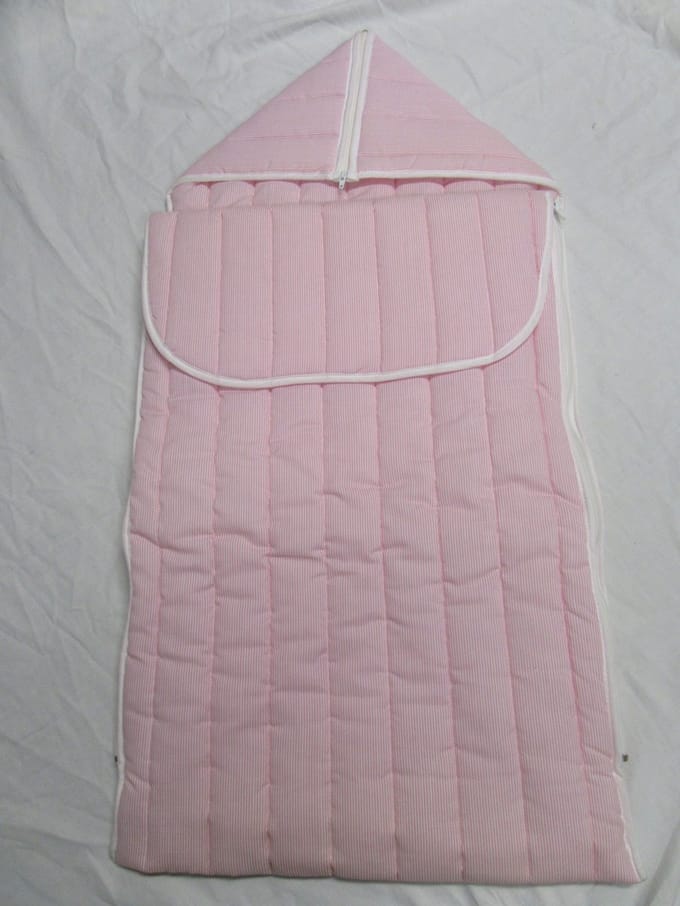 Vaco - Babynestje - Engelnestje - Streepje roze