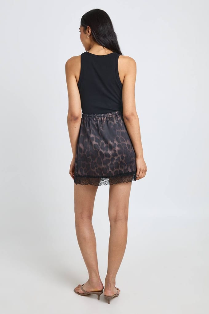 boohoo Dames Tall Luipaard Satijnen Mini Rok Met Kanten Rand | Luipaardprint | Maat: 40