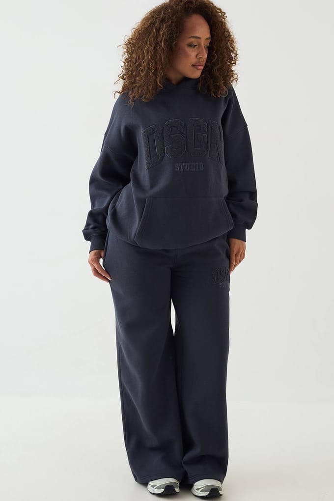 Dames Dsgn Studio Badstof Applique Rechte Pijp Joggingbroek | Midnight Blue | Maat: Medium