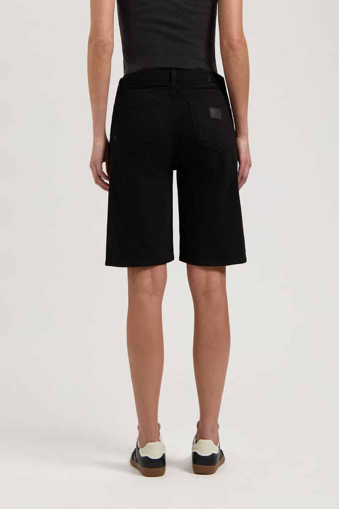 Mud Jeans Suzy Mid Short - Blackdip Blackdip Größe: S | Kurze Sporthosen Outlet | Damen | Schwarz