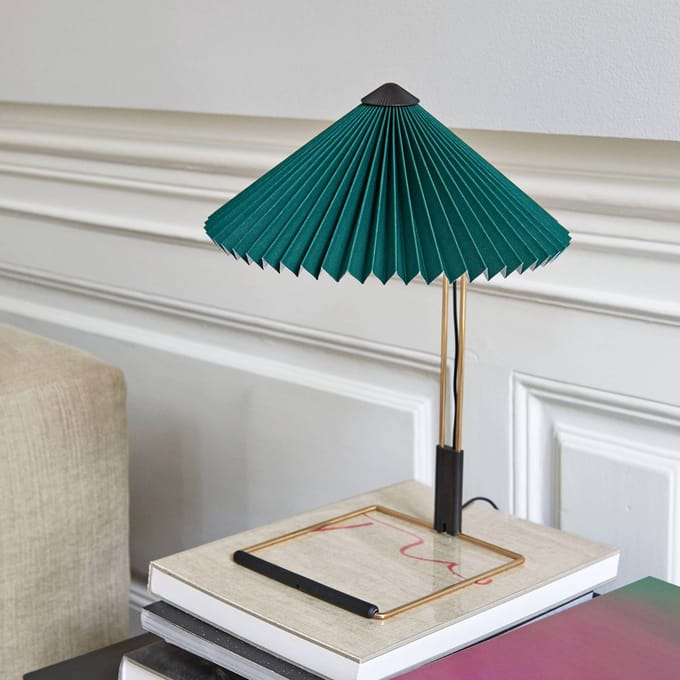 HAY LED tafellamp Matin, groen/messing, hoogte 38 cm